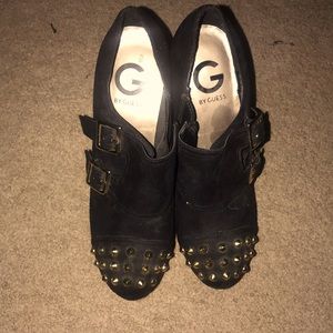 Guess heels that are size 7